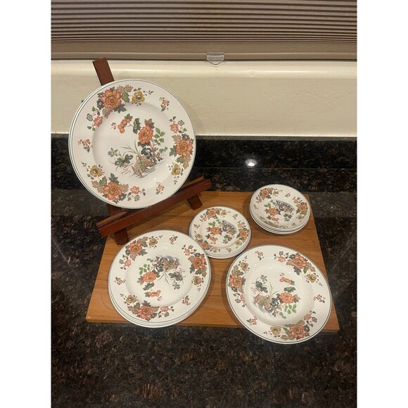 Wedgwood Other - VINTAGE WEDGWOOD ENGLISH CHINA DINNERWARE